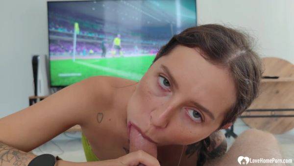 Stream the hardcore movie called : Big booty beauty distracts me from playing PES