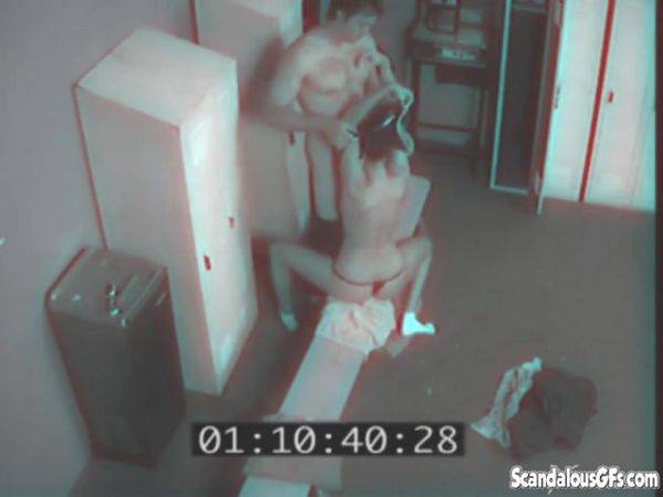 Enjoy watching this uncut movie called : Horny gym slut getting pussy fucked