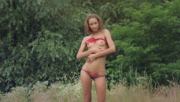 Play HD movie named : Secolo's Tigra: A Solo Female Performance