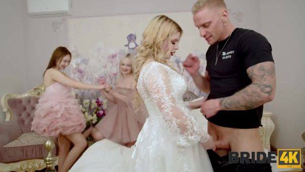 Bridesmaids and braid found out that the groom is cheating, so they fucked a best man in a FFFM - anysex.com - Russia on pornsfind.com