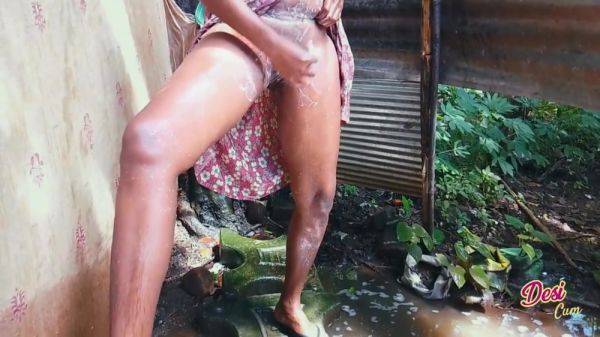 Stream hardcore movie of : The Desi Naked Aunty Bathing Outside And Shaving Her Pussy