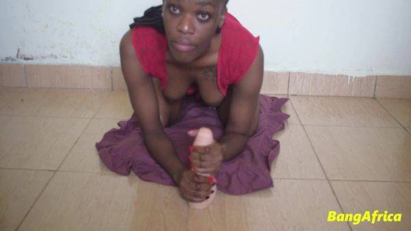 Stream the HD movie named : Giving A White Dildo A