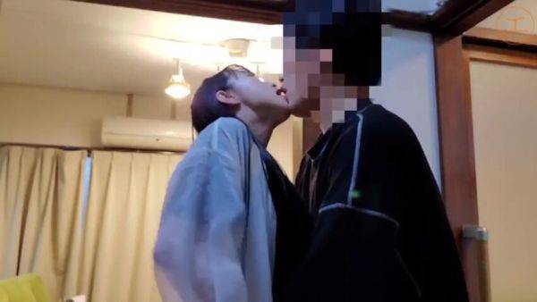 View the HD scene of : A slender and beautiful married woman who lives in an apartment complex