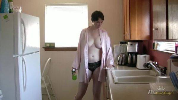 Mature Inara Byrne Nude: Sensual Kitchen Cleaning Reveals All - xxxfiles.com on pornsfind.com