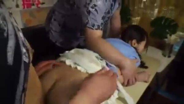 Watch this complete video called : 05589,A woman who screams in agony