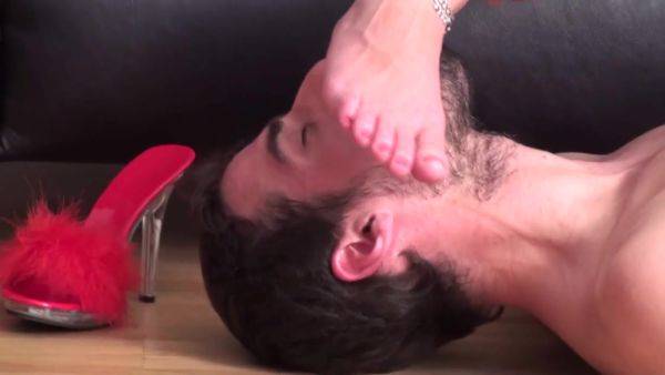 Stream the complete scene : Feet me your feet my lade by Foot Girls