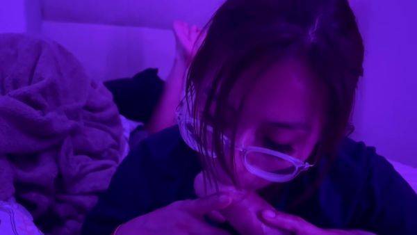 Watch the uncut video called : Adolescente Hace Una Mamada Descuidada
