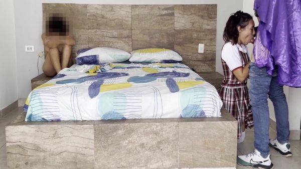 Play the hardcore scene called : Electra Blowjob And Tobby Eel - Sacerdote Pervertido Entra A Un Motel Con Dos Estudiantes Se Fol Una Mientras La Otra Los Mira, Pinche Viejo Cochino 8 Min