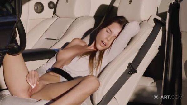 Enjoy watching hardcore movie of : Jessica: Riding Solo