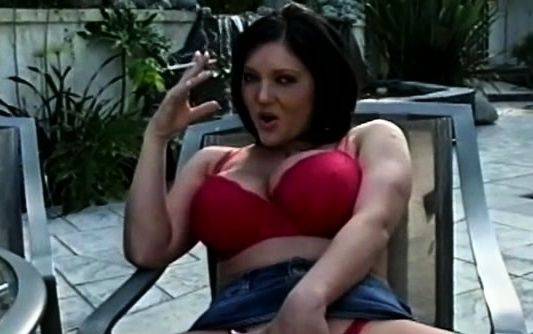 View this uncut clip of : Goluptious maid is doing some very things on cam