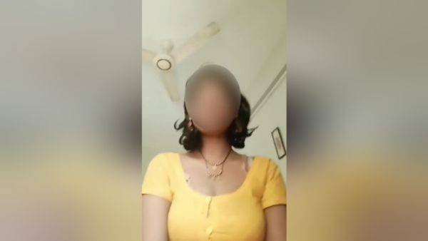Play full scene : Desi Bhabi Viral Video With Huge Boobs