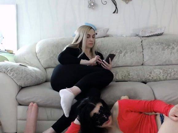 Play this full clip named : Blonde and Brunette Lesbians Share a Vibrator