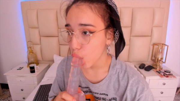 Play full scene titled : Young College Student With An Innocent Face Shows That She Knows How To Suck A Cock For You - Anime Girl