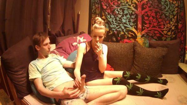 Enjoy watching hardcore movie : Xxxpaarxxx - Ficken & Joint Rauchen !!!