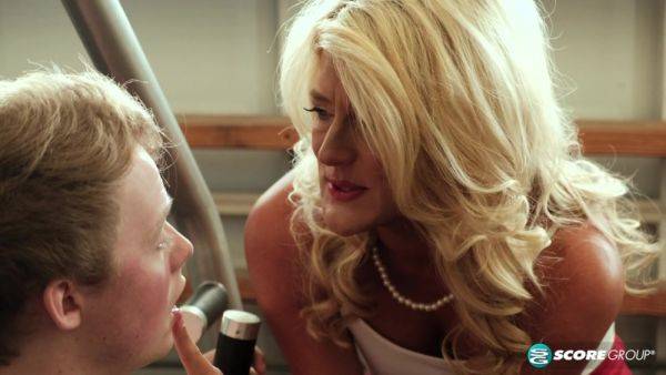 View full video of : A Young Dude's Cock For Dana Rey's Asshole