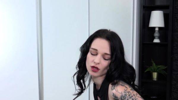 Play this uncut video of : Tattooed Debra Dee Spreads Her Pussy Lips To Toy Herself