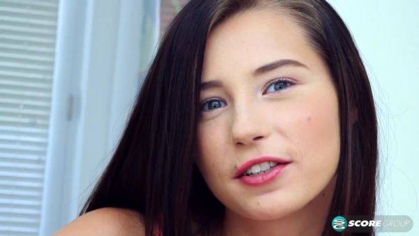 Play uncut scene called : Sweet Carolina