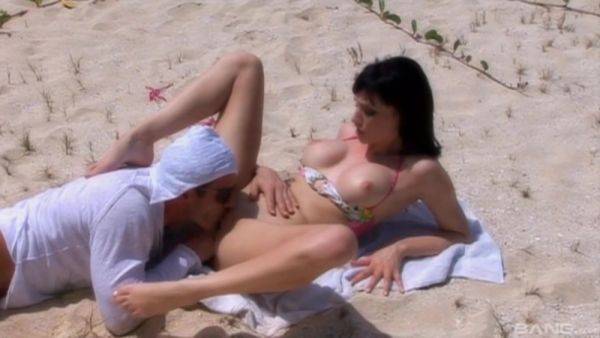 Erotic play by the beach with a random man set to fuck her like crazy - hellporno.com on pornsfind.com