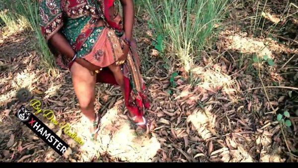 Indian Desi Sex In Jungle Fuck Hindi Audio With Village Outdoor - desi-porntube.com - India on pornsfind.com