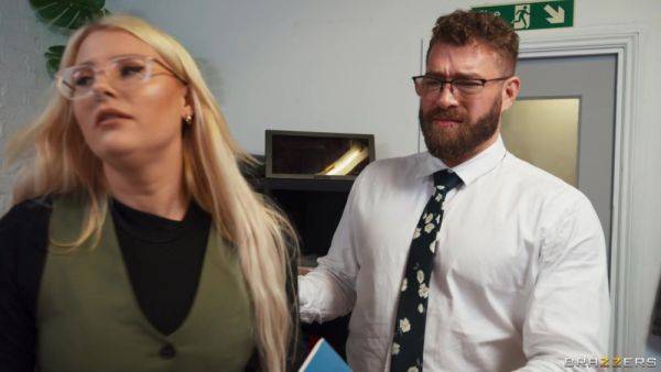 Play the HD scene : Sneaky College Glory Holes 2 With Xander Corvus, Bilbo Shaggins, Chloe Chevalier, Frances Bentley - Brazzers