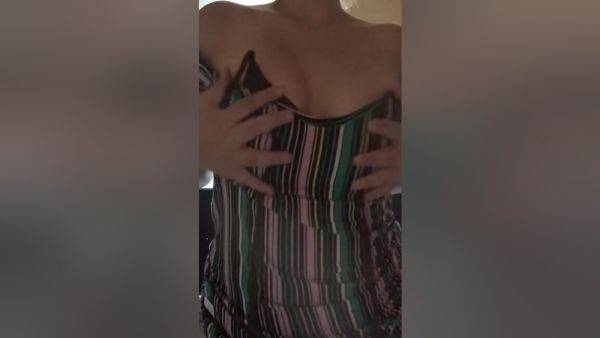 Play this uncut clip titled : Sexy Baby Come With Little Bit