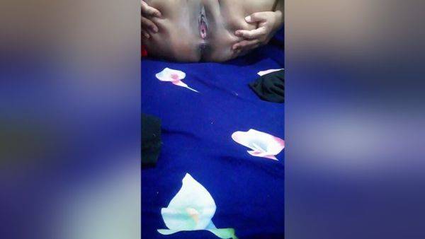 Play this complete scene titled : Devar Bhabhi - Indian Girl Masturbating