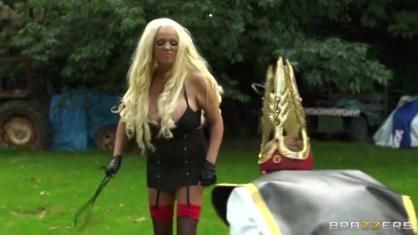 Play this full movie of : Dolly Partem & Danny D - Dannys D20 (480)