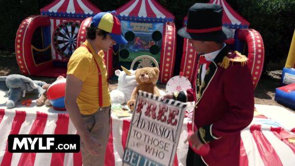 Stream this HD movie : Worlds Strongest Milf Bella Rolland Gets Her Pussy Destroyed In A Bounce House