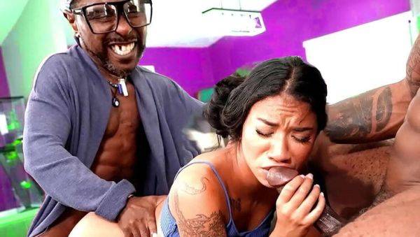 Stream this HD video named : Teen Stepdaughter Fucked by Stepdad While Giving Blowjob to Boyfriend