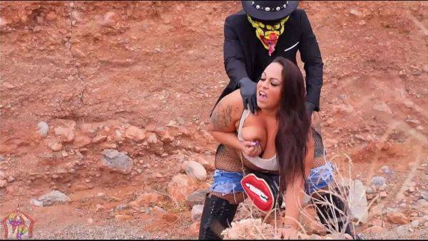 Play the full clip : Gibby The Clown Gives Carissma DeLuca a Desert Blowjob