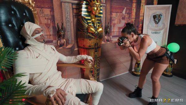 Enjoy watching this uncut clip called : Lucky Stiff - Cherie Deville