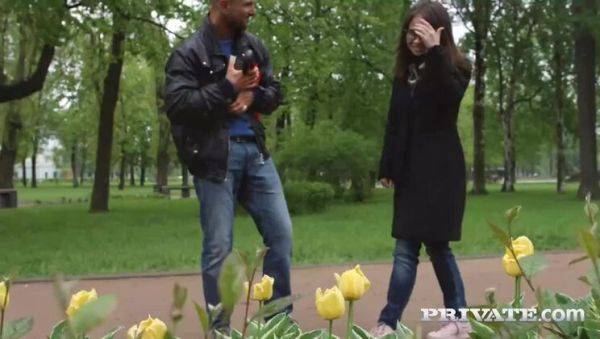 View this complete scene called : Jenny Ferri, teen anal