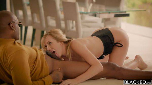 View the full scene : Grateful Girlfriend Shows Appreciation