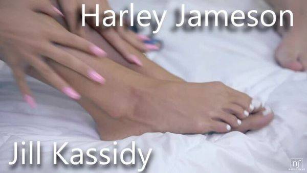 Enjoy watching the full clip named : Candy Kisses - S24:E14