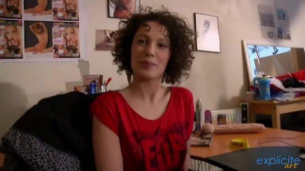 View this uncut clip named : Nikita Bellucci - La Rencontre