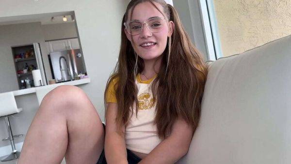 Enjoy watching the HD video of : Juniper Ren Gives Step Dad a Sexy Treat