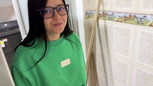 Watch this HD scene : Hot Teen Babe Estefani Gets Deep-Throat Therapy from Step Cousin Crisanto999