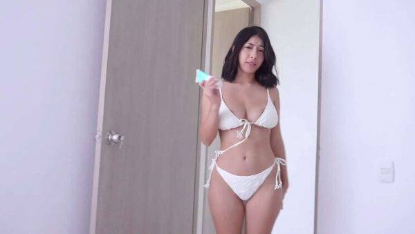 View hardcore movie of : Latina Sweet Girl691 Shows Off Her Big Booty Before Pool Fun