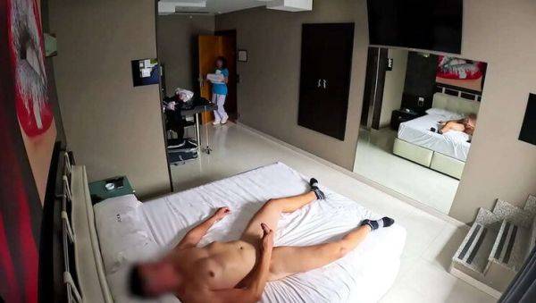 View the uncensored clip of : Hotel Maid Gives Me Handjob While On Duty