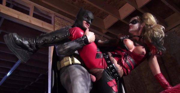 View the complete clip titled : DC series with Batman tearing Harleyqueen's pussy in insane positions