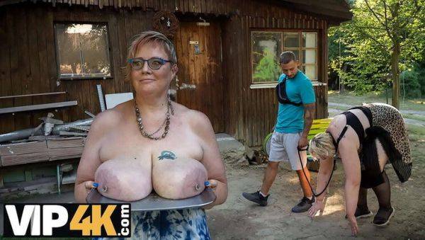 Play this uncensored scene : Mature Blonde Diana's Public Pet Play with Strangers in Stockings