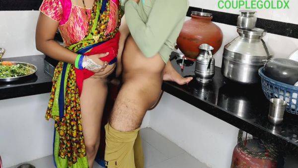 Stream uncut clip titled : Big Naturals - Kitchen Mehath Bathane Ai Uski Sas Ko Ap Jao Tv Dekho