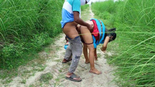 Play this HD scene titled : Indian Devar Ne Bhabhi Ko Jungle Mein Lekar Jakar Bahut Chudai Ki - Hindi Video With Devar Bhabhi