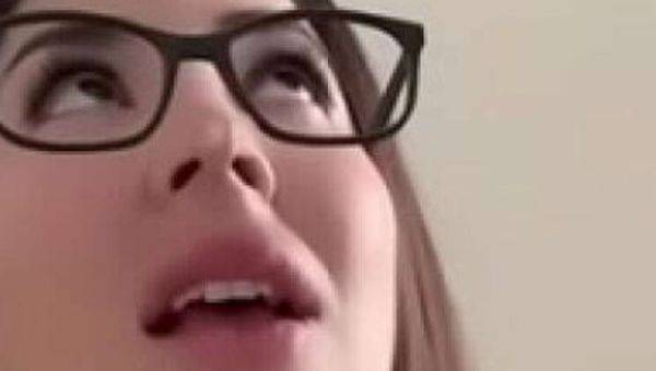 Stream hardcore movie of : New Latina Pussy Employee Gets Fucked