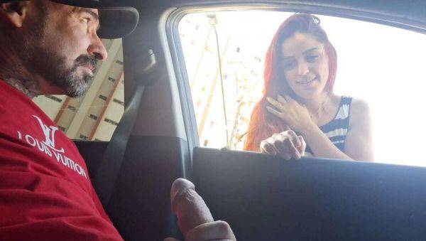 Stream hardcore scene of : Young Girl Exposed to Street Flashing