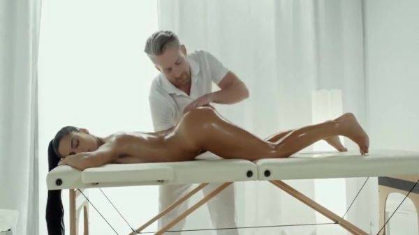 Enjoy watching hardcore scene called : Massage chick With Apolonia Lapiedra