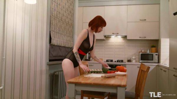 Stream the hardcore scene : My Rolling Pin 2 - Lilly Mays