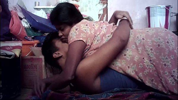 Watch this complete movie : Indian House Wife Kissing On Housband