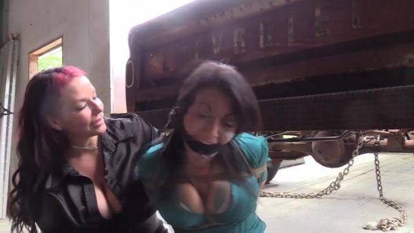 Milf Gigi Bondage Gigi Jj Annihilates Landlady On - videohdzog.com on pornsfind.com