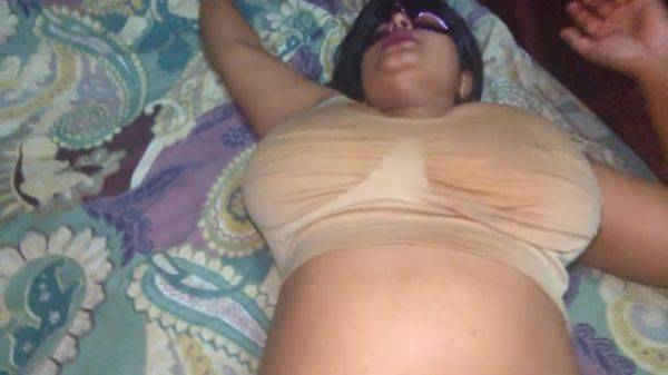 Stream this complete clip : Kali Kali Chut Ki Ragdan